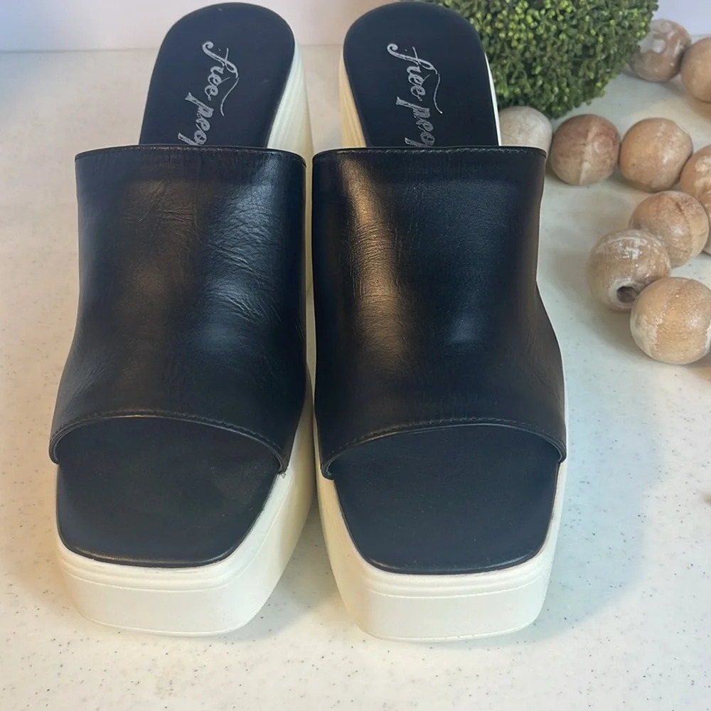 FREE PEOPLE 'Zoe' Platform Slide Sandal Sz 10/EU/40 Color Black/ White - Picture 3 of 11